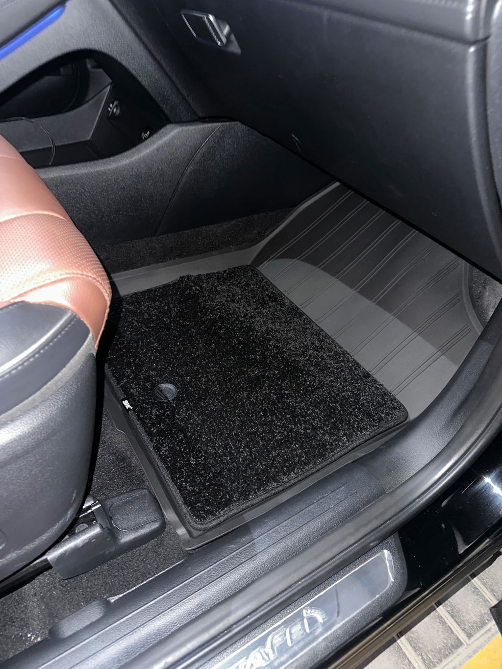 Hyundai Santa Fe / Kia Sorento  2019-2023 - Adrian Pro Series Car Mats