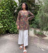 rishika taneja review photo