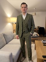 Andrew Phillips review photo