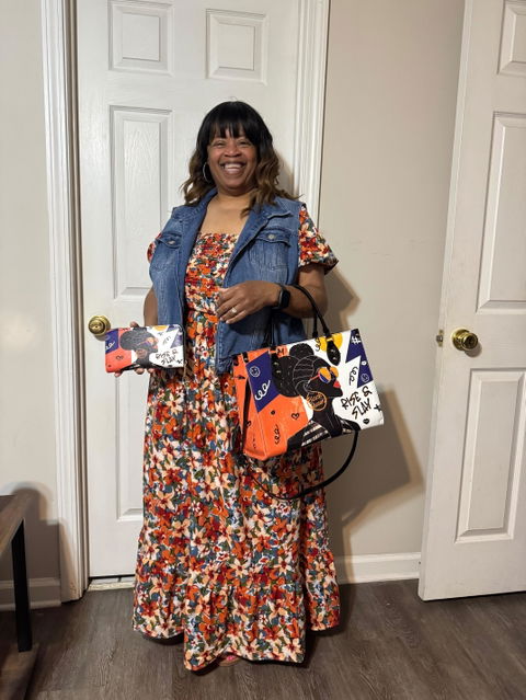 Customer photo from Tonya Dean's review of /products/sanaa-salt-pop-wallet