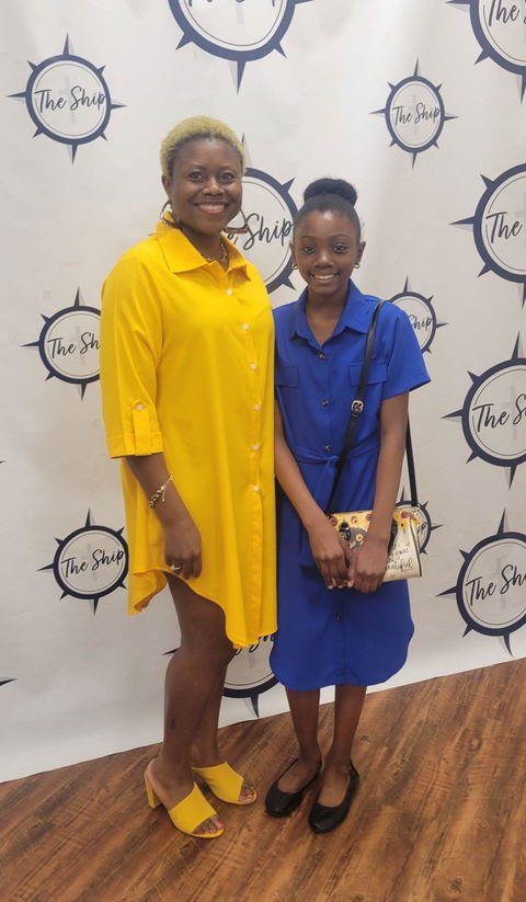 Customer photo: a mother and daughter with matching Afroyla bags