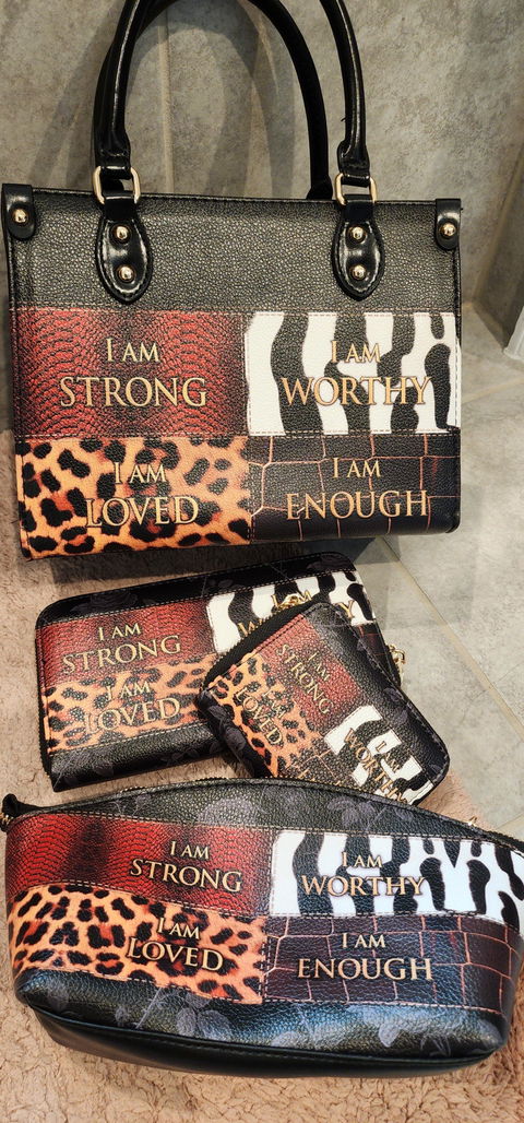 Customer photo: the small Kadia handbag with its wallet, mini wallet and makeup bag