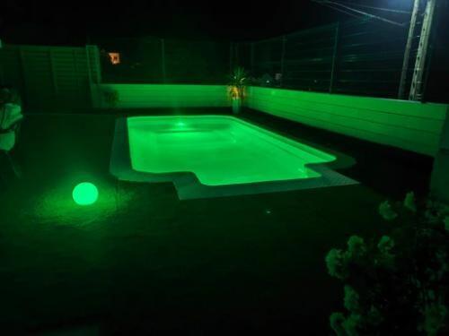 Spherical LED Garden Light – 16-Color Rechargeable & Solar Options