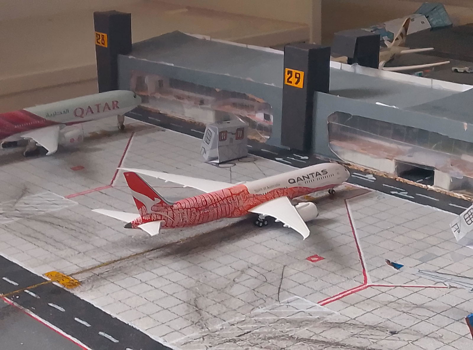 Phoenix JAS MD-81 JA8498 1/400 Aircraft Scale Model – Aircraft