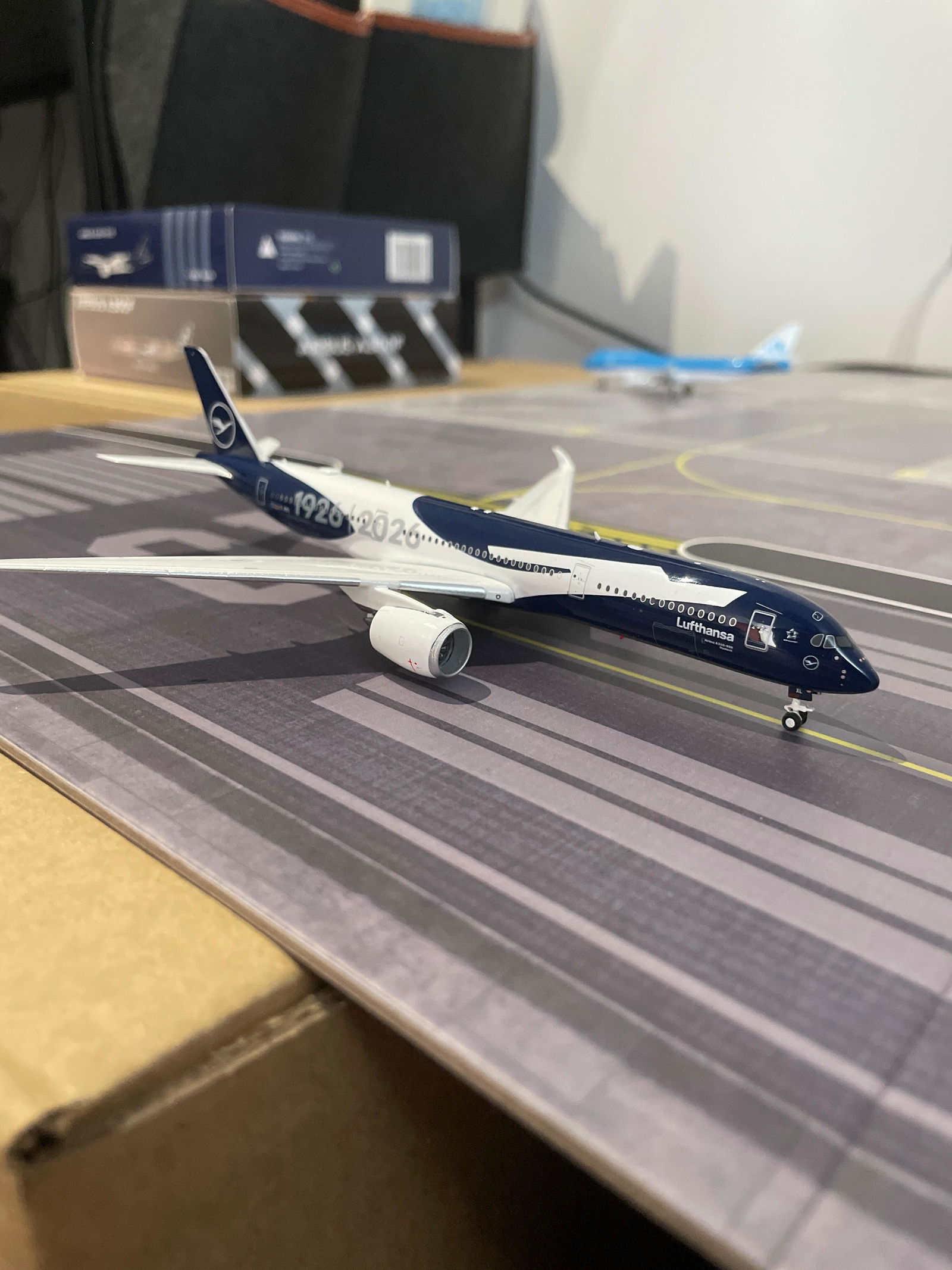 Phoenix Scoot Boeing B787-9 9V-OJB 1/400 Aircraft Scale Model