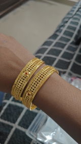 Swetha Pushpa review photo