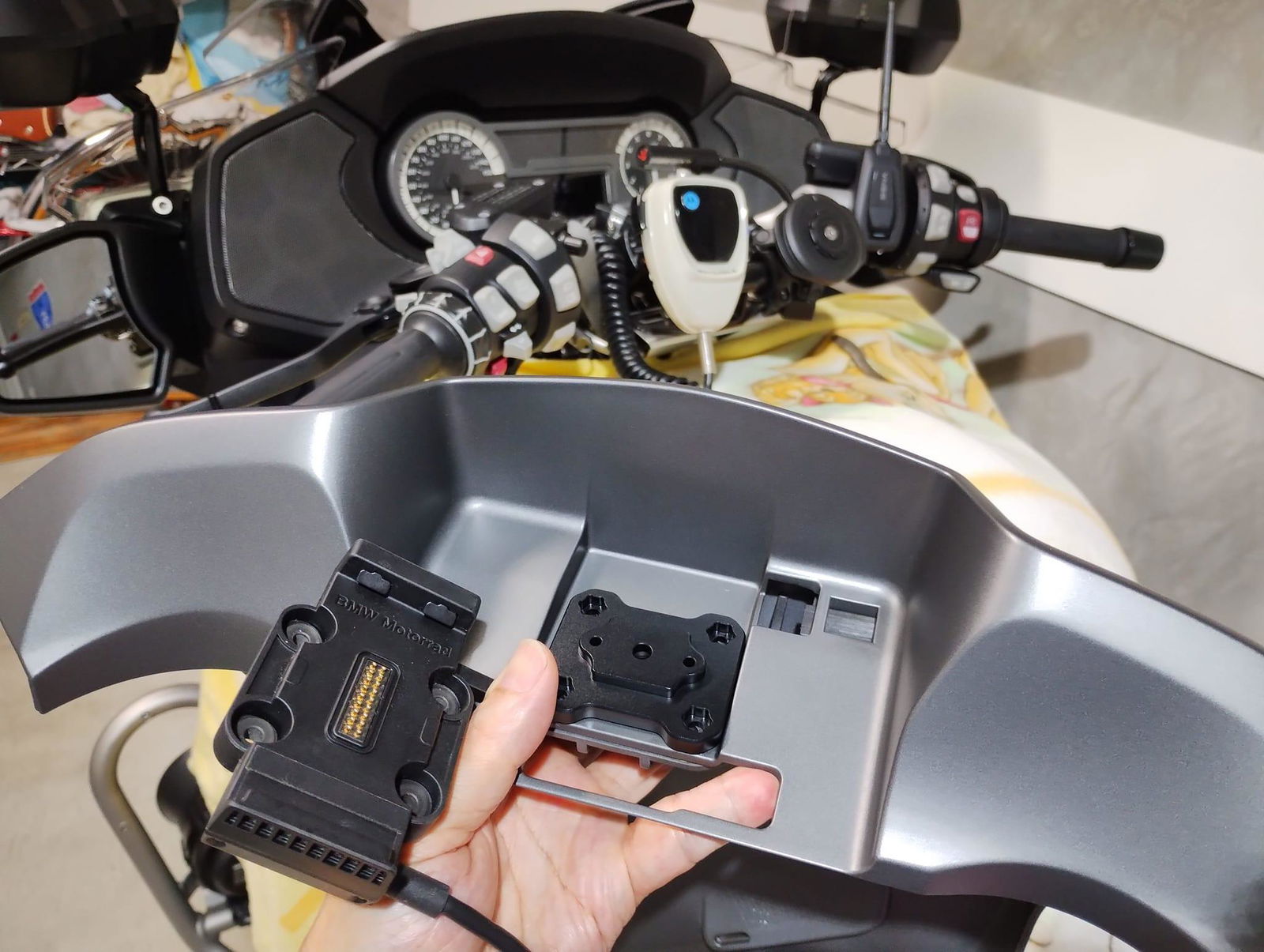 BMW K1600ノンダメージ取り付けベース MFP0059