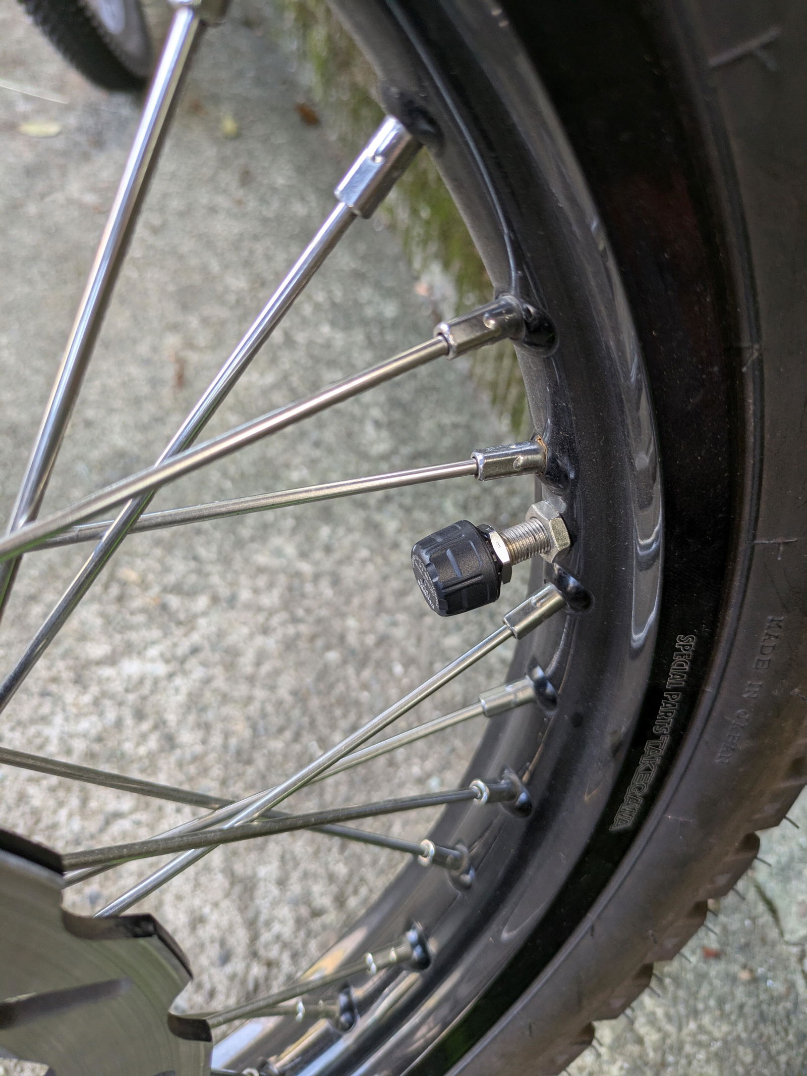 外付け式 バイクタイヤ専用空気圧センサー MFP0019 AIO-5 Lite