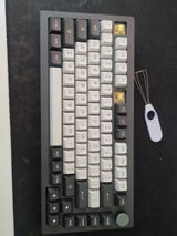 M. review photo