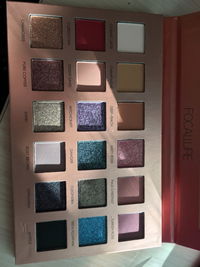 FOCALLURE 18 Colors Glitter Eye