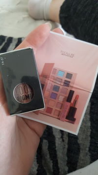 FOCALLURE 18 Colors Glitter Eye