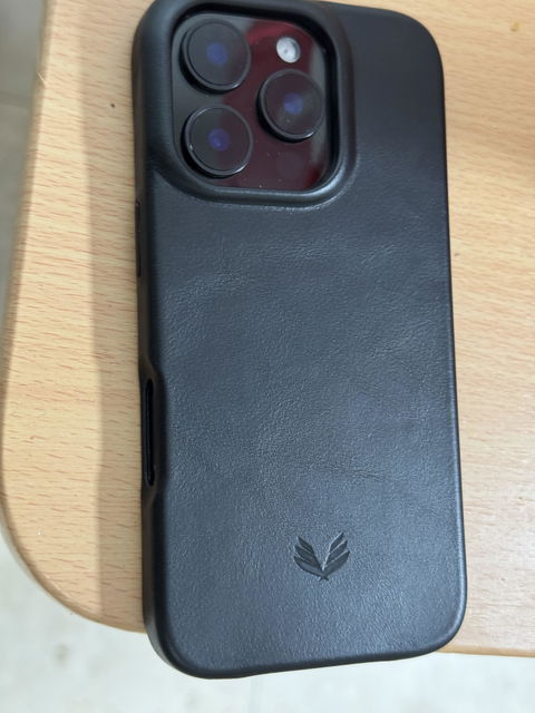 Funda de cuero "Excellence" Iphone 16 Pro