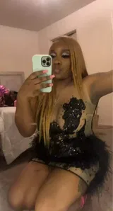 Shanique Howell review photo