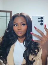 Yaya Leonard review photo
