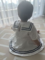 M. review photo