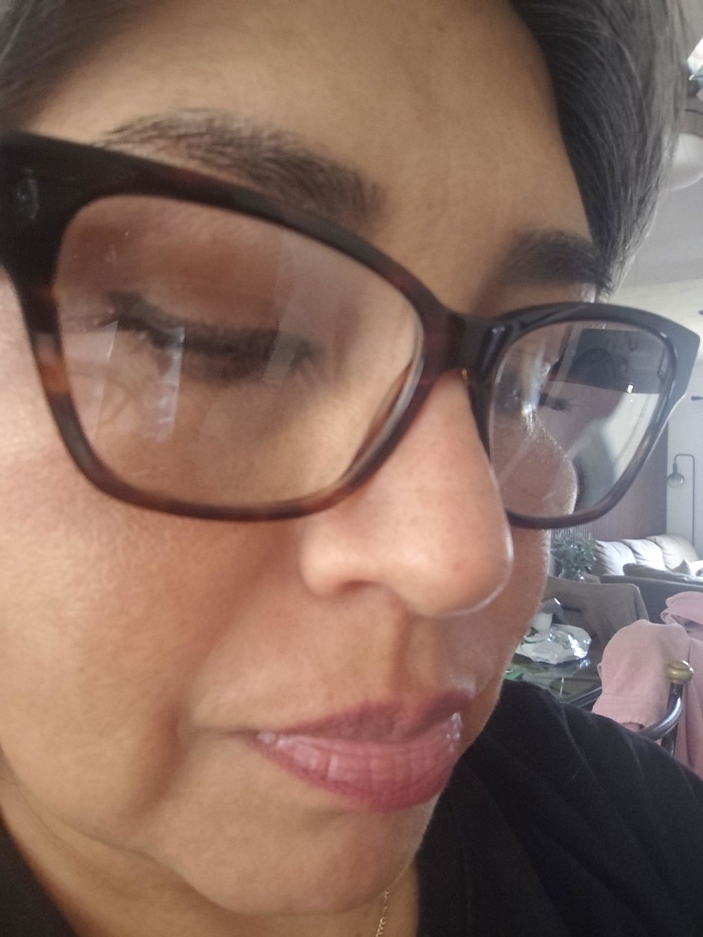 SUERO ACLARANTE Y REGENERADOR CON PÉTALOS DE ROSA