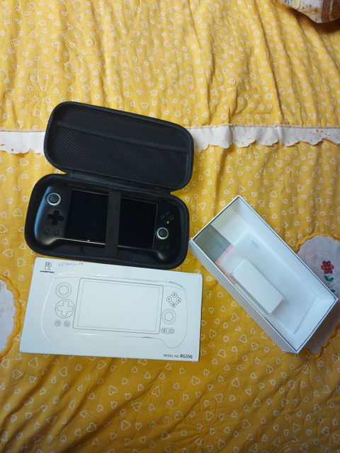 ANBERNIC RG556
