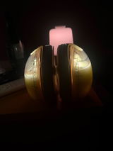 M. review photo