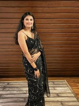 Neha Munshi review photo