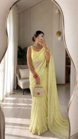 Radhika Munshi review photo