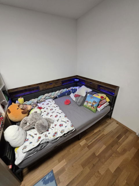 AOGLLATI Bett 90x200 mit 6 Staufächern mit LED-Beleuchtung Polsterbett Schlafsofa mit Steckdosen Gästebett Tagesbett