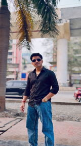 Akshay review photo