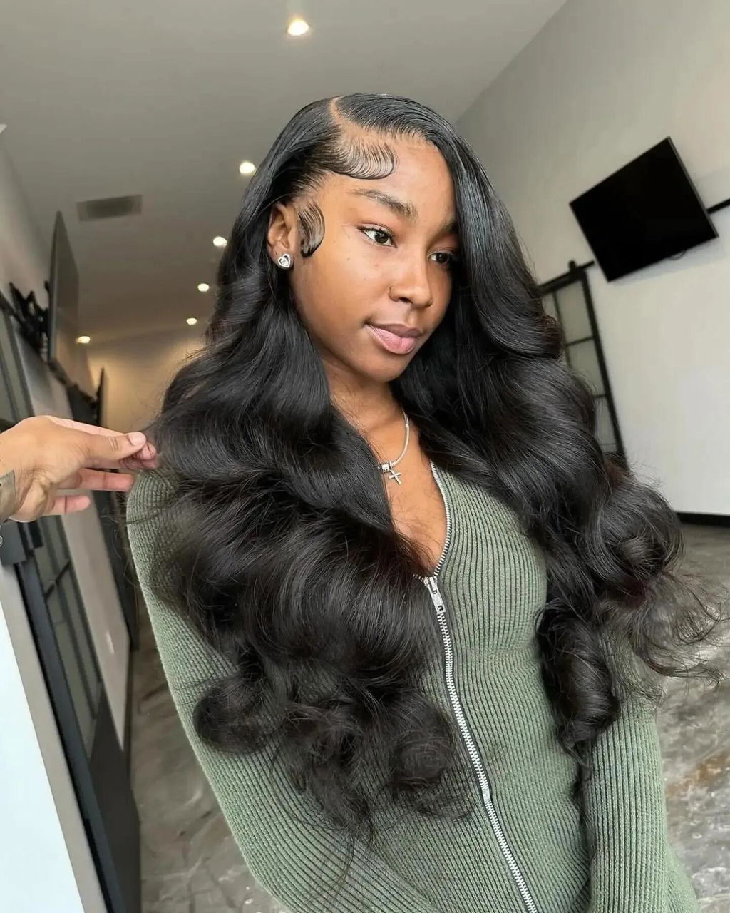 Arabella 6x5/13x4 Lace Glueless Loose Body Wave Wig Pre-cut Lace Natural Black Beginner Friendly