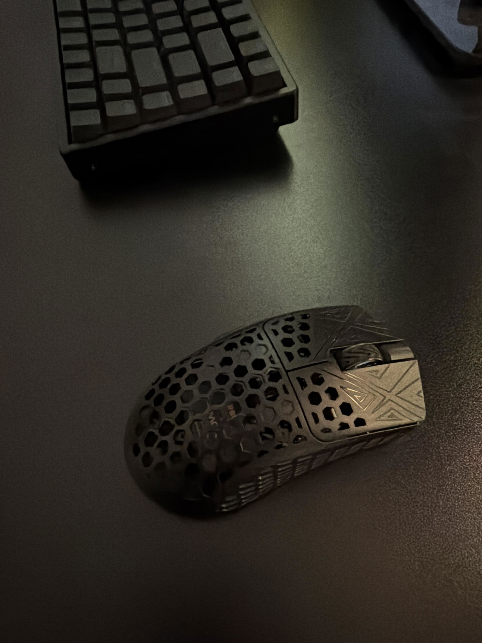 マウス・トラックボール Vancer Akitsu Wireless Gaming Mouse TENKO® - AKITSU SMALL 38g Carbon Fiber 8K Wireless Gaming Mouse