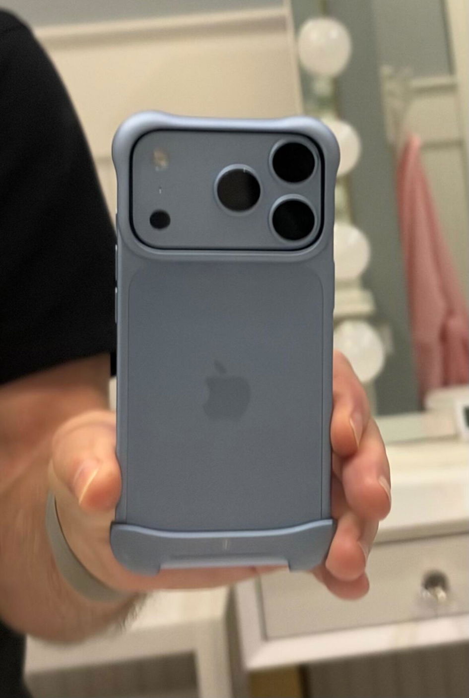 iPhoneアクセサリー LISA X ARC iPhone 15 Pro CASE / BLACK Arc Pulse x Lisa for iPhone 15 Pro
