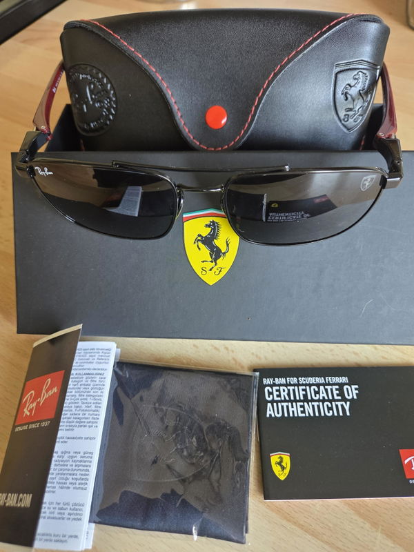 Ray-Ban Scuderia Ferrari sunglasses with case