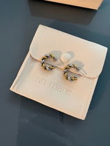 Courtney review photo