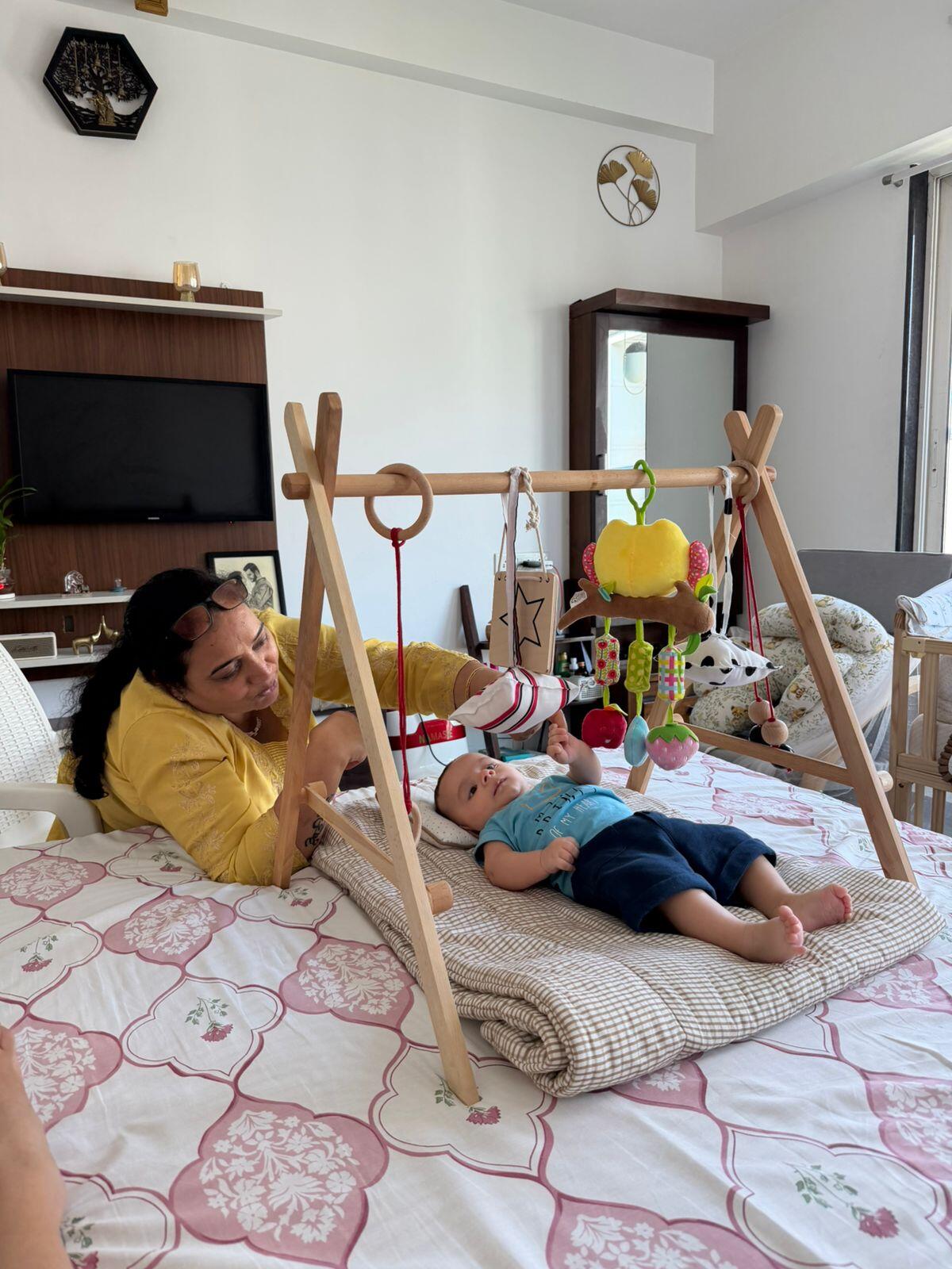 Priyanka Jasani review photo
