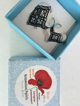 Lara Spring review photo