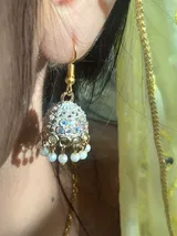 Amna Azam review photo