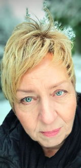 Petra Schmadtke review photo