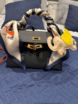 Gillian V. review photo