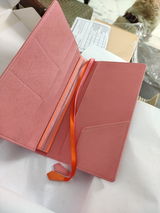 M. review photo