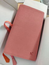 M. review photo
