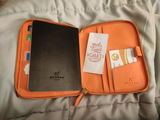 M. review photo