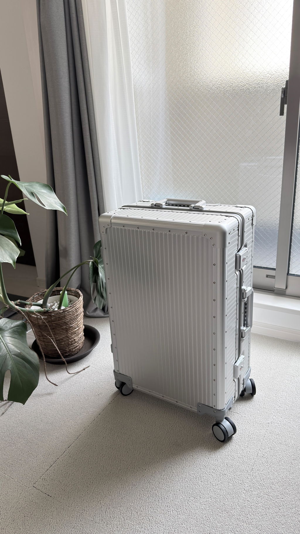 Stripe Aluminum Suitcase(Black) Op.13 (sku: OPAL2453) | aucentic