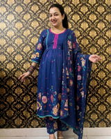Leena Fernandes review photo