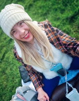 Holly Simpson review photo
