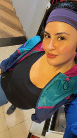 Camila Barros review photo