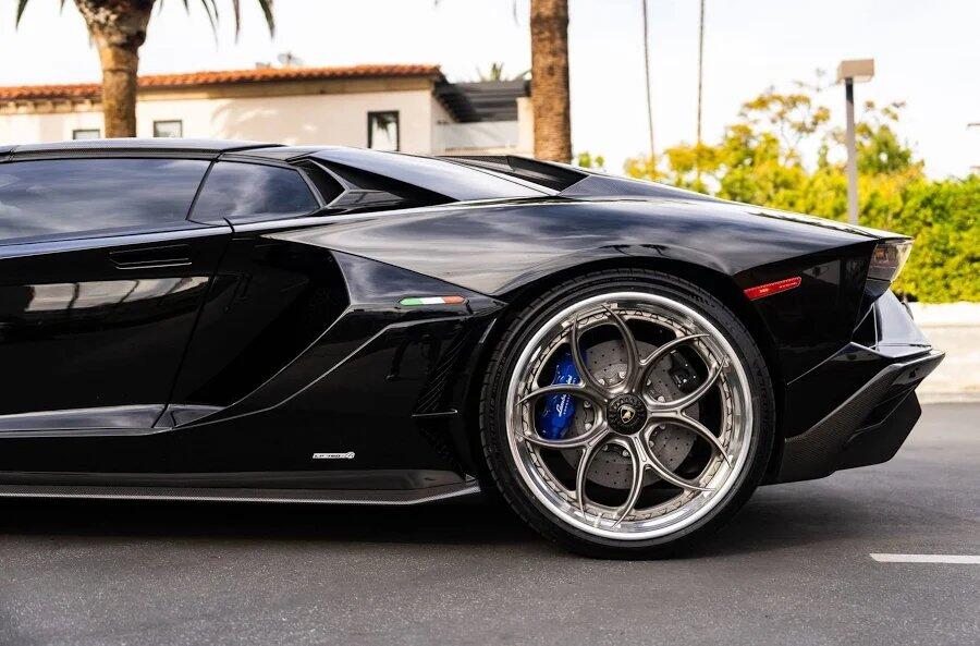 Lamborghini Aventador - Carbon Fiber Side Vent Scoop