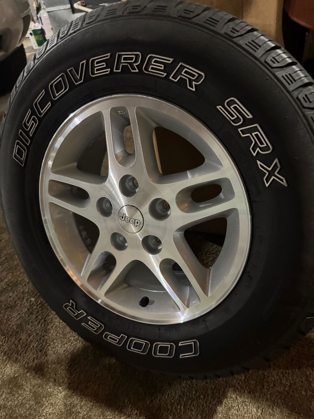 2004 Jeep Grand Cherokee 16" OEM Wheel Rim W9041MS