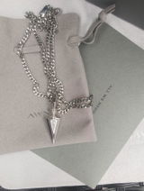 L. review photo