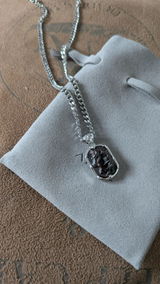 E. review photo