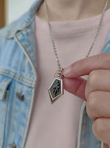 C. review photo