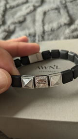 M. review photo