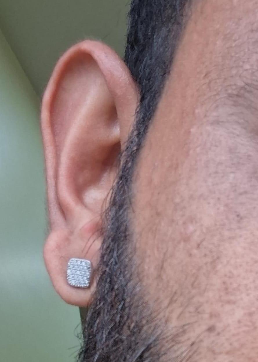 Avnish j. review photo